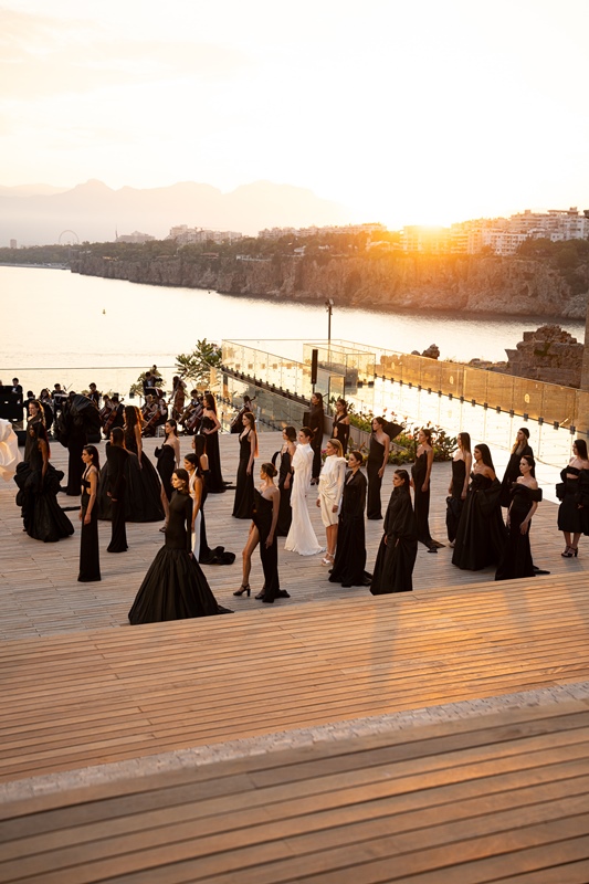 Moda, Tarih Ve Sanat�n Büyülü Bulu�mas� 